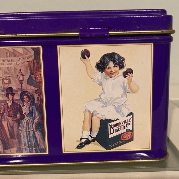 Cadbury's Chocolate Covered Biscuits Tin from 1990's Old World Style - Picture 7 of 12